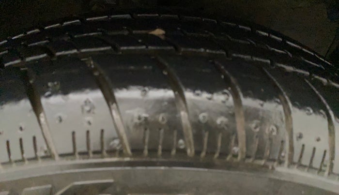 2015 Maruti Celerio VXI, Petrol, Manual, 20,656 km, Right Front Tyre Tread