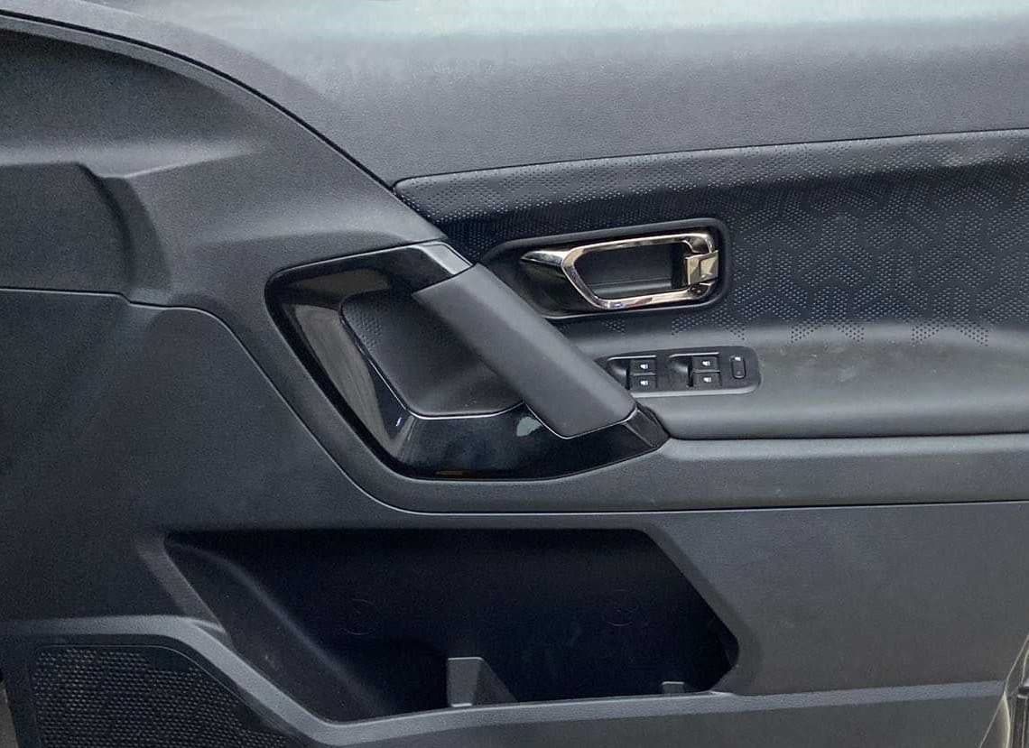 2023 Tata Harrier XZA PLUS 2.0L DARK EDITION, Diesel, Automatic, 15,453 km, Driver Side Door Panels Control