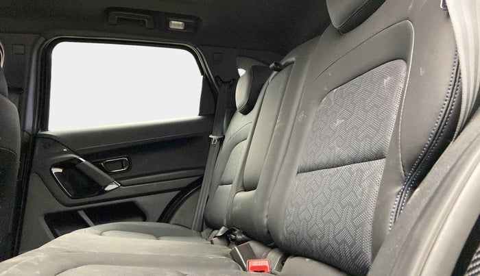 2023 Tata Harrier XZA PLUS 2.0L DARK EDITION, Diesel, Automatic, 15,453 km, Right Side Rear Door Cabin