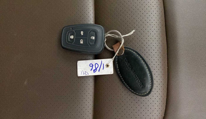2019 Tata Harrier XZ 2.0L, Diesel, Manual, 36,052 km, Key Close Up