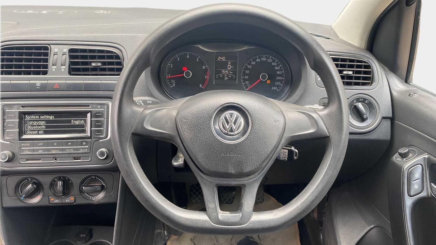 2016 Volkswagen Polo COMFORTLINE 1.2L, Petrol, Manual, 75,464 km, Steering Wheel Close Up