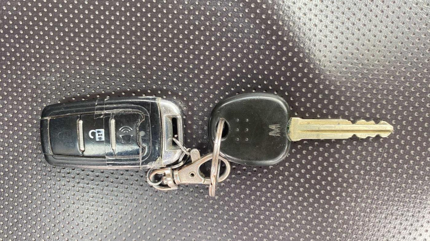 2015 Hyundai Eon ERA +, Petrol, Manual, 83,952 km, Key Close Up