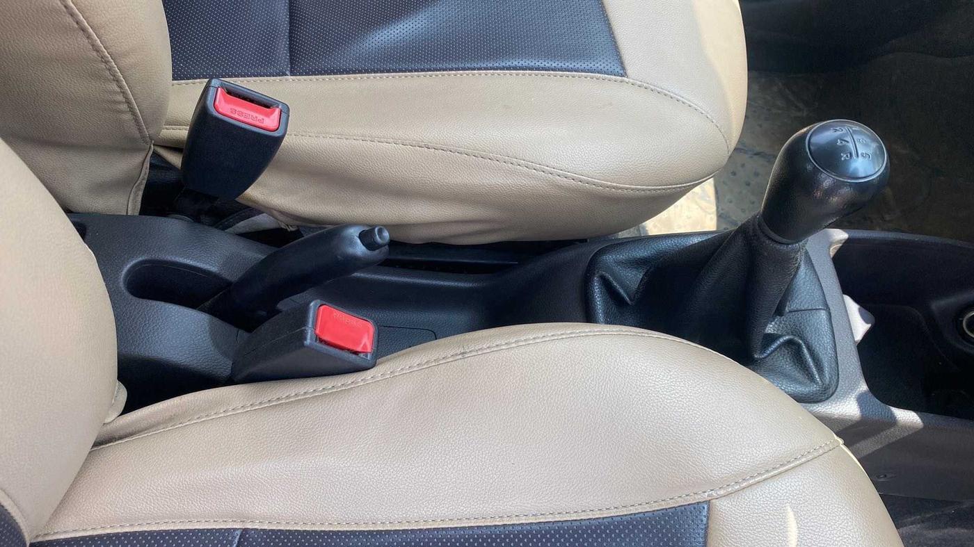 2015 Hyundai Eon ERA +, Petrol, Manual, 83,952 km, Gear Lever