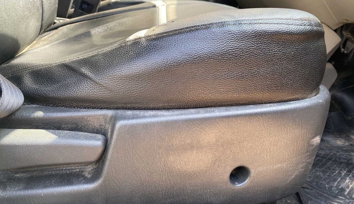 2017 Maruti Alto K10 VXI (O), Petrol, Manual, 84,762 km, Driver Side Adjustment Panel