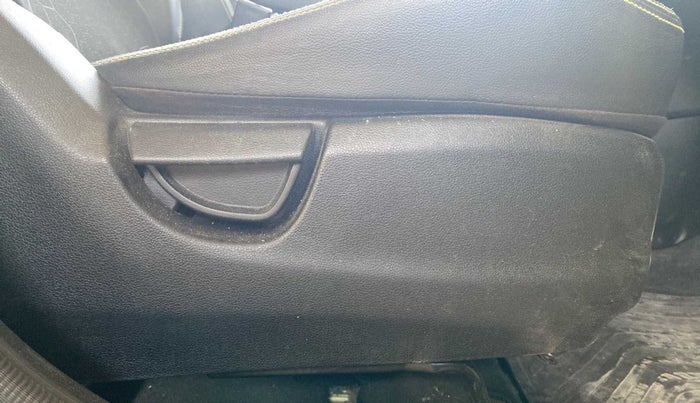 2019 Hyundai NEW SANTRO SPORTZ AMT, Petrol, Automatic, 31,043 km, Driver Side Adjustment Panel