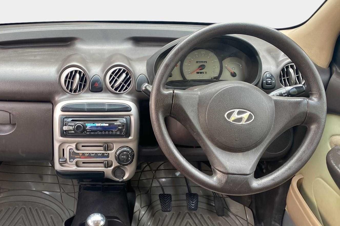 2011 Hyundai Santro Xing GL PLUS, Petrol, Manual, 30,238 km, Steering Wheel Close Up