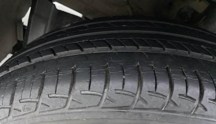 2017 Maruti Baleno DELTA 1.2 K12, Petrol, Manual, 29,957 km, Left Front Tyre Tread