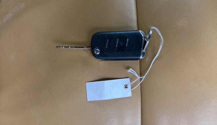 2021 Mahindra Thar LX PETROL HT 4WD AT, Petrol, Automatic, 27,394 km, Key Close Up