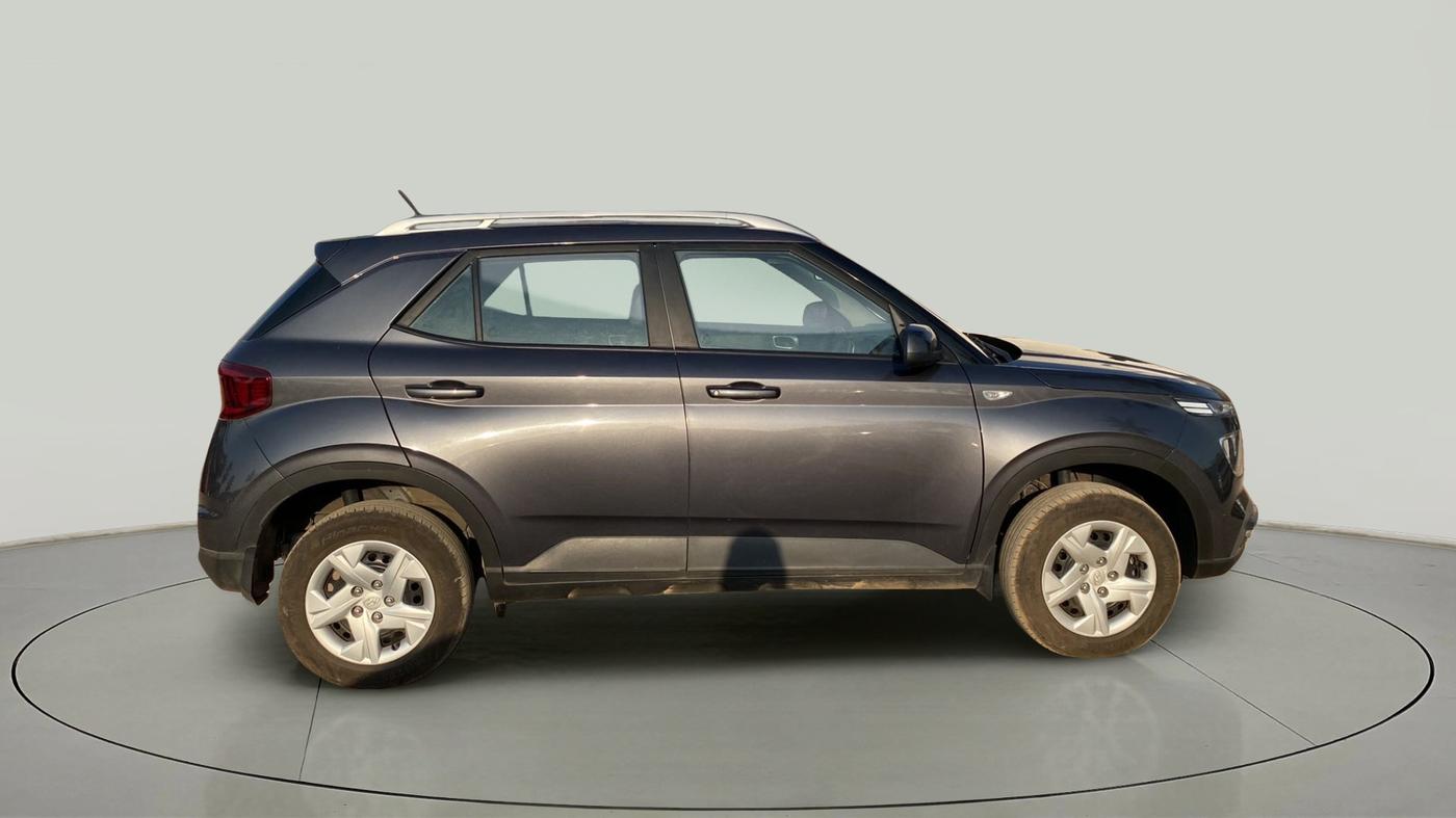 2022 Hyundai VENUE S 1.2, Petrol, Manual, 18,184 km, Right Side View