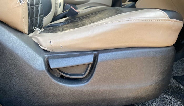 2020 Hyundai NEW SANTRO MAGNA, Petrol, Manual, 67,550 km, Driver Side Adjustment Panel