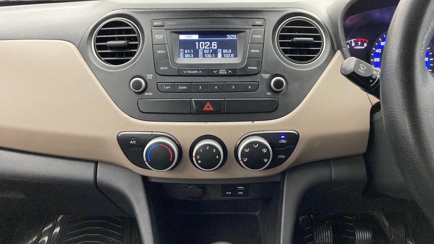 2017 Hyundai Xcent E+, Petrol, Manual, 51,120 km, Air Conditioner