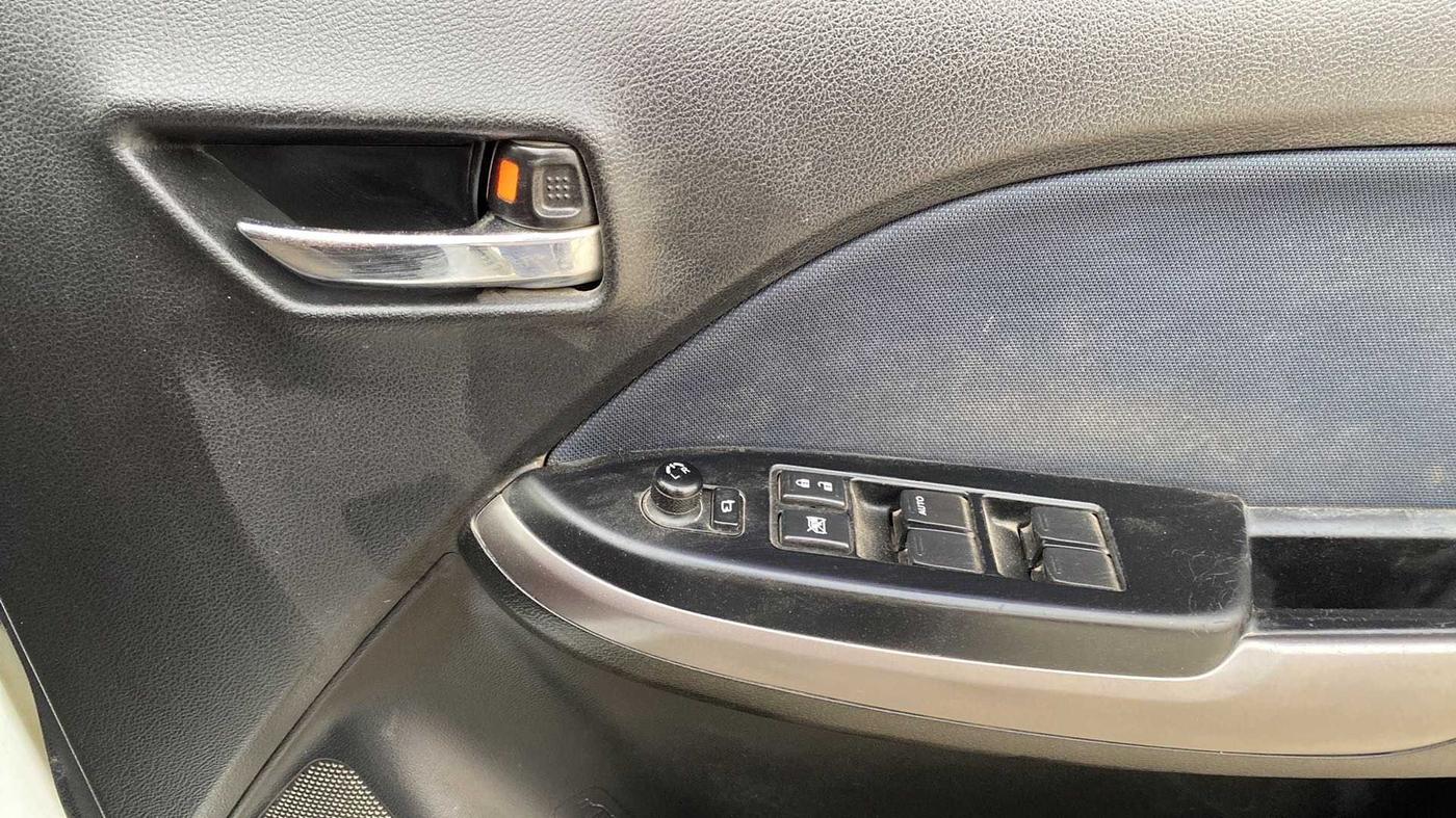 2021 Maruti Baleno DELTA PETROL 1.2, Petrol, Manual, 34,177 km, Driver Side Door Panels Control