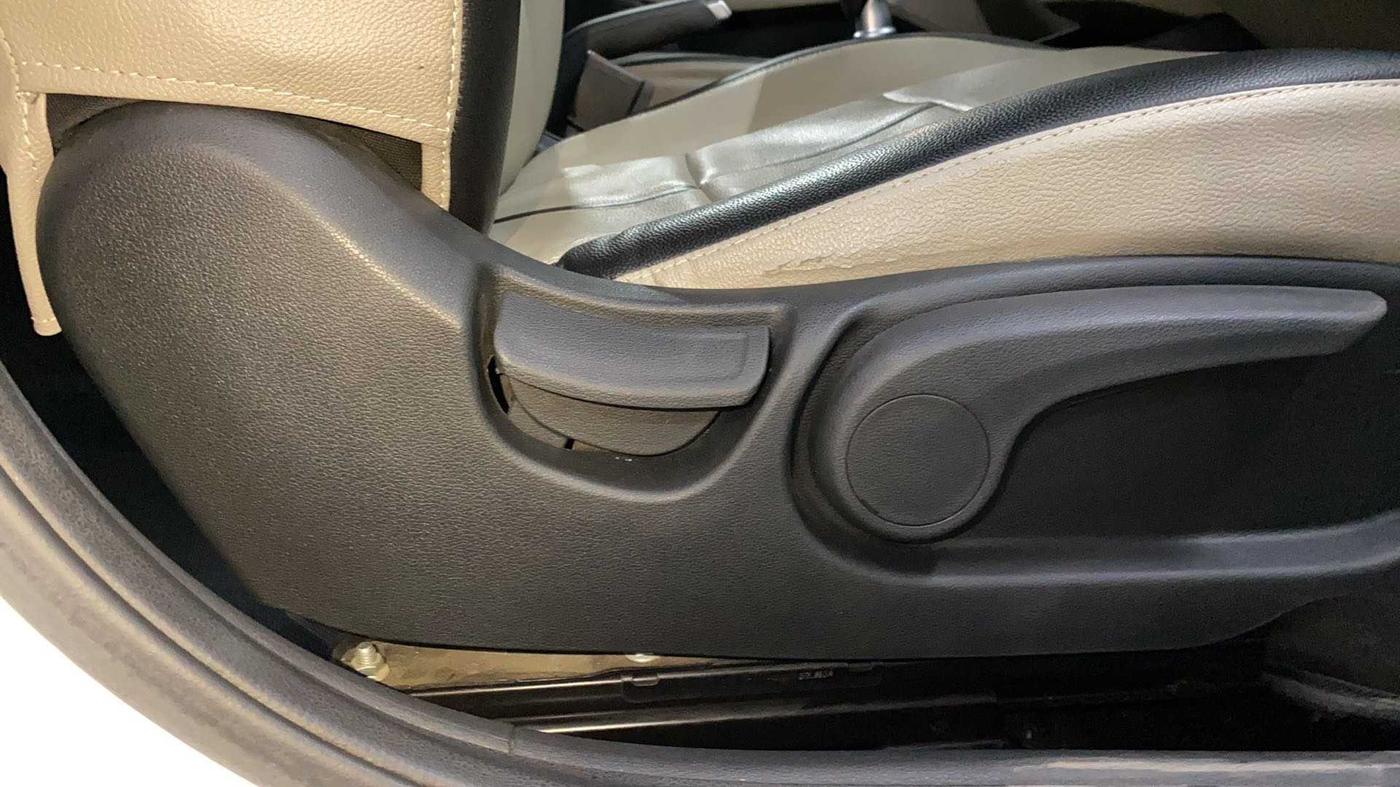 2020 Hyundai Verna 1.6 VTVT SX, Petrol, Manual, 37,506 km, Driver Side Adjustment Panel