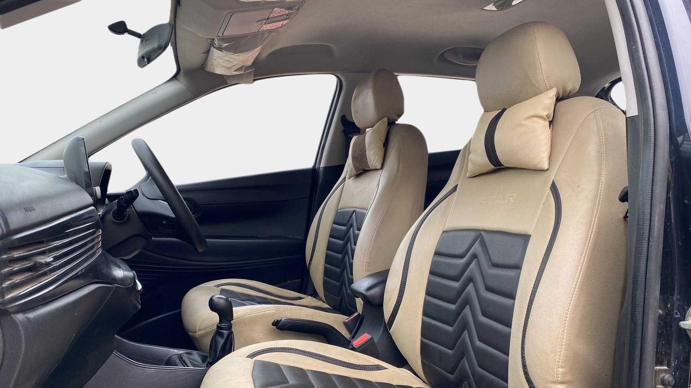 2021 Hyundai NEW I20 SPORTZ 1.2 MT, Petrol, Manual, 29,714 km, Right Side Front Door Cabin