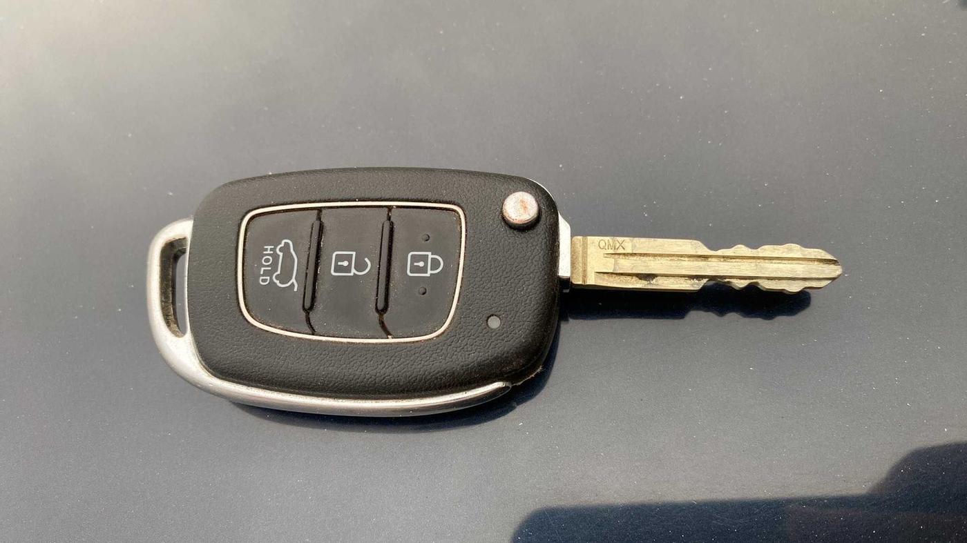 2021 Hyundai NEW I20 SPORTZ 1.2 MT, Petrol, Manual, 29,714 km, Key Close Up