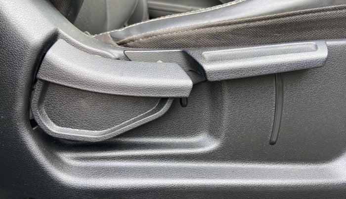 2019 Hyundai VENUE SX 1.0 (O) TURBO, Petrol, Manual, 56,767 km, Driver Side Adjustment Panel