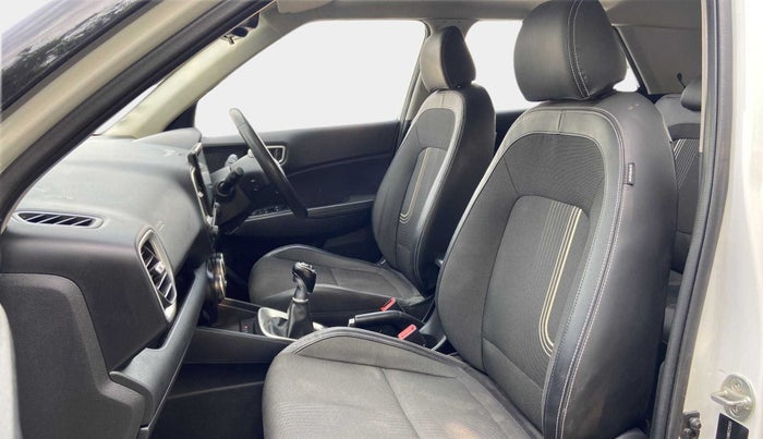 2019 Hyundai VENUE SX 1.0 (O) TURBO, Petrol, Manual, 56,767 km, Right Side Front Door Cabin