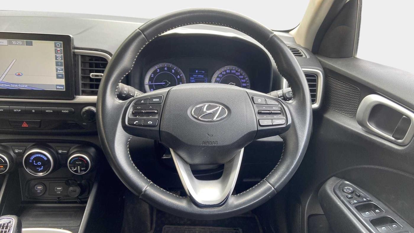 2019 Hyundai VENUE SX 1.0 (O) TURBO, Petrol, Manual, 56,767 km, Steering Wheel Close Up