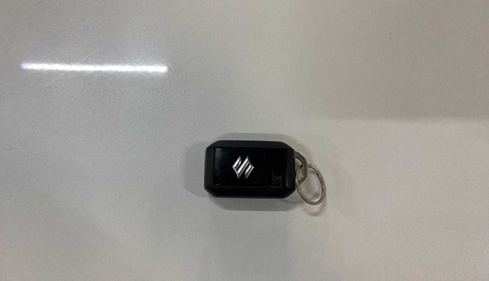 2021 Maruti Baleno ZETA PETROL 1.2, Petrol, Manual, 44,058 km, Key Close Up