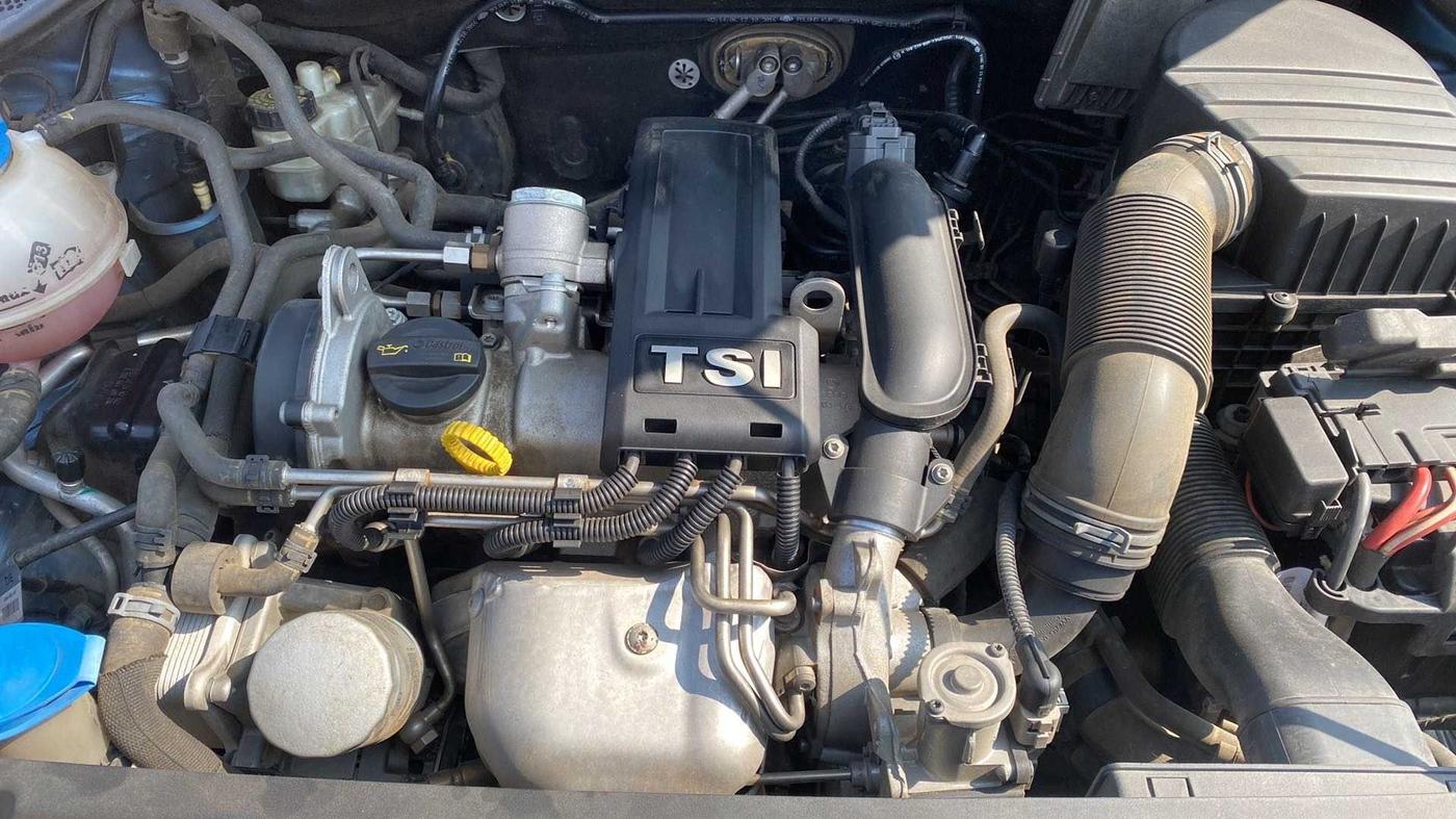 2017 Volkswagen Vento HIGHLINE PETROL AT, Petrol, Automatic, 38,945 km, Open Bonet