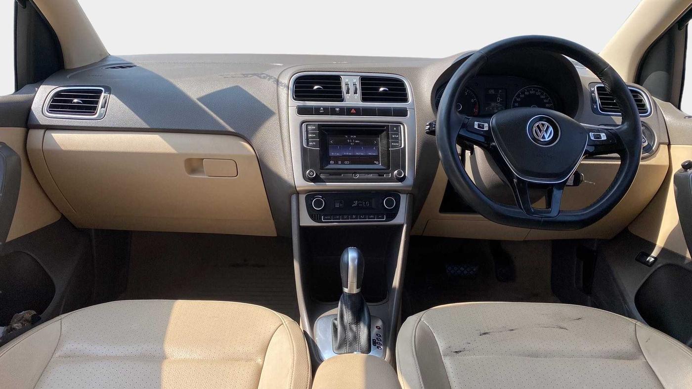 2017 Volkswagen Vento HIGHLINE PETROL AT, Petrol, Automatic, 38,945 km, Dashboard