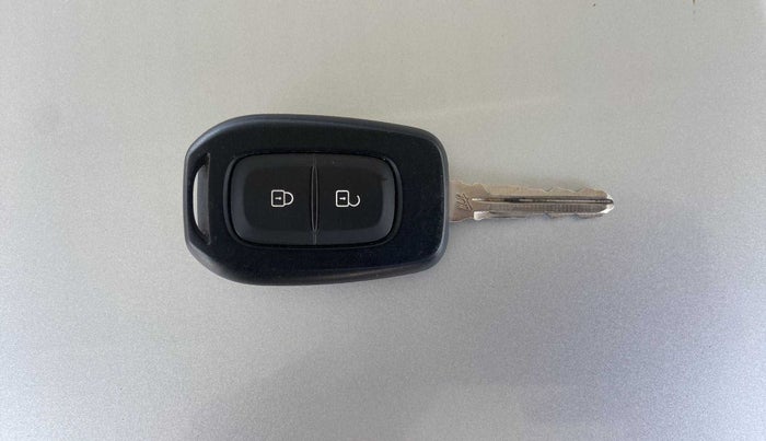 2021 Renault TRIBER RXT AMT, Petrol, Automatic, 18,403 km, Key Close Up