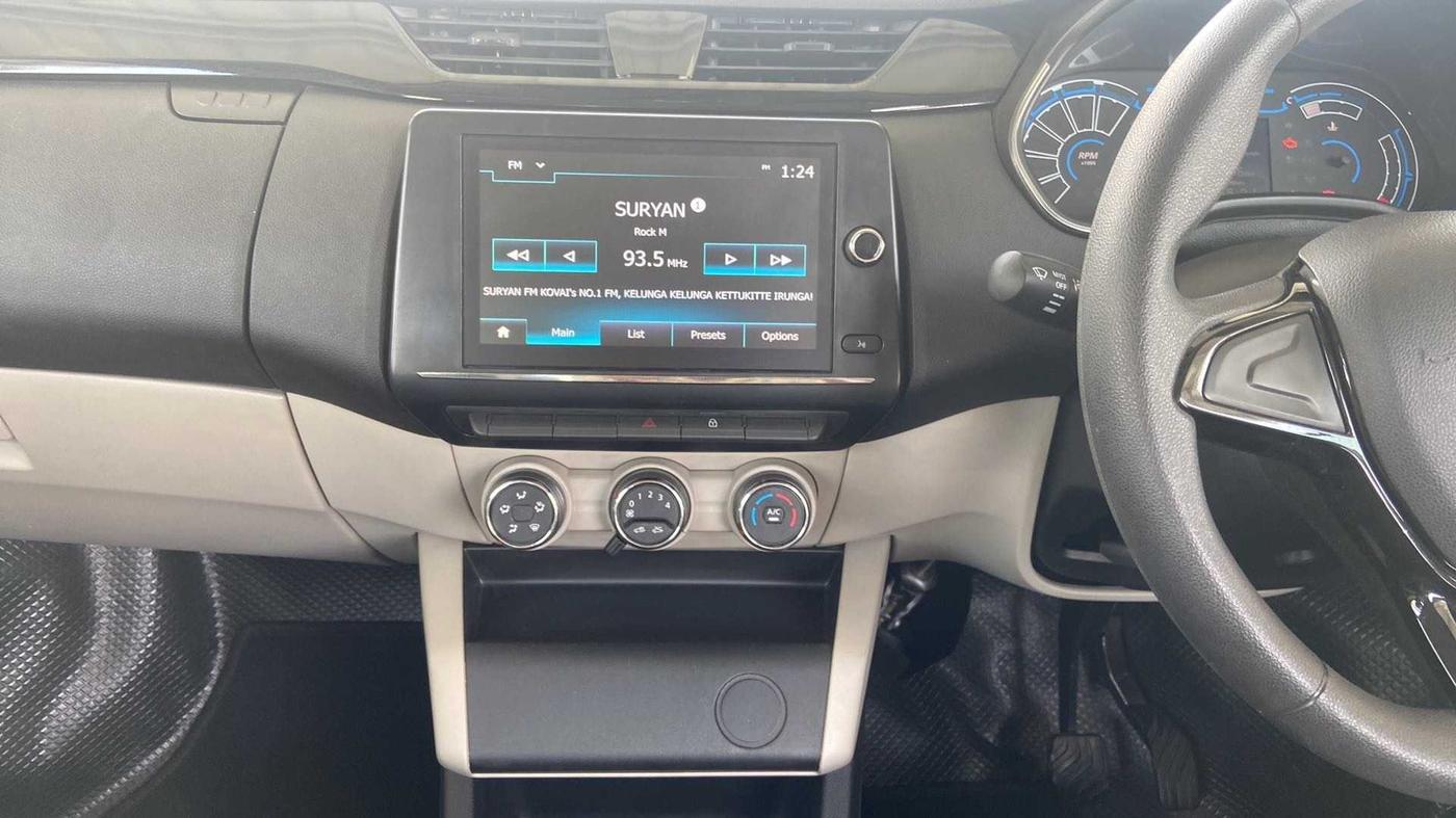 2021 Renault TRIBER RXT AMT, Petrol, Automatic, 18,403 km, Air Conditioner