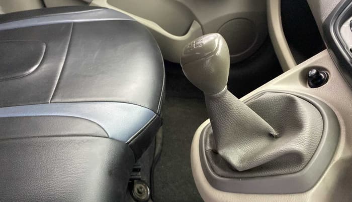 2014 Datsun Go T, Petrol, Manual, 68,978 km, Gear Lever