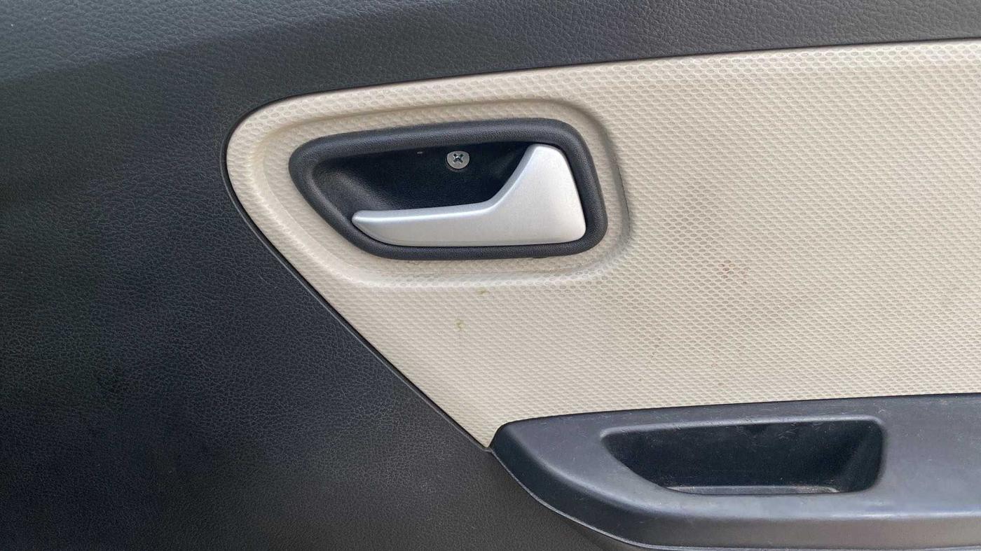 2020 Maruti Alto VXI, Petrol, Manual, 26,582 km, Driver Side Door Panels Control