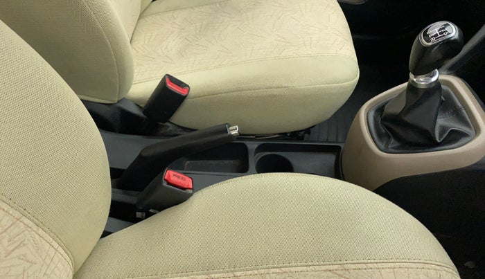 2017 Hyundai Grand i10 SPORTZ (O) 1.2 KAPPA VTVT, Petrol, Manual, 73,817 km, Gear Lever