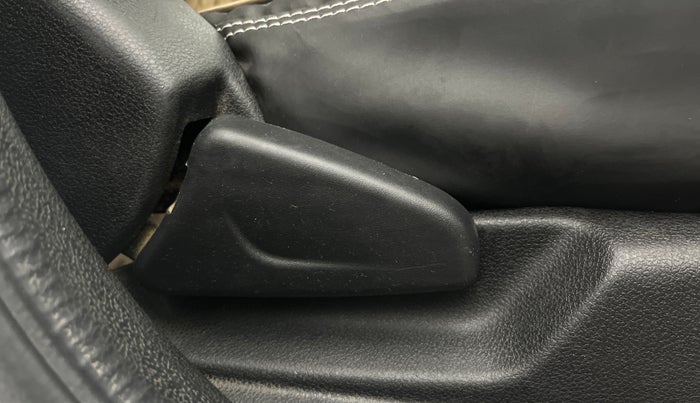 2019 Renault Kwid RXL, Petrol, Manual, 91,662 km, Driver Side Adjustment Panel