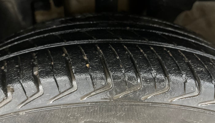 2019 Renault Kwid RXL, Petrol, Manual, 91,662 km, Left Front Tyre Tread