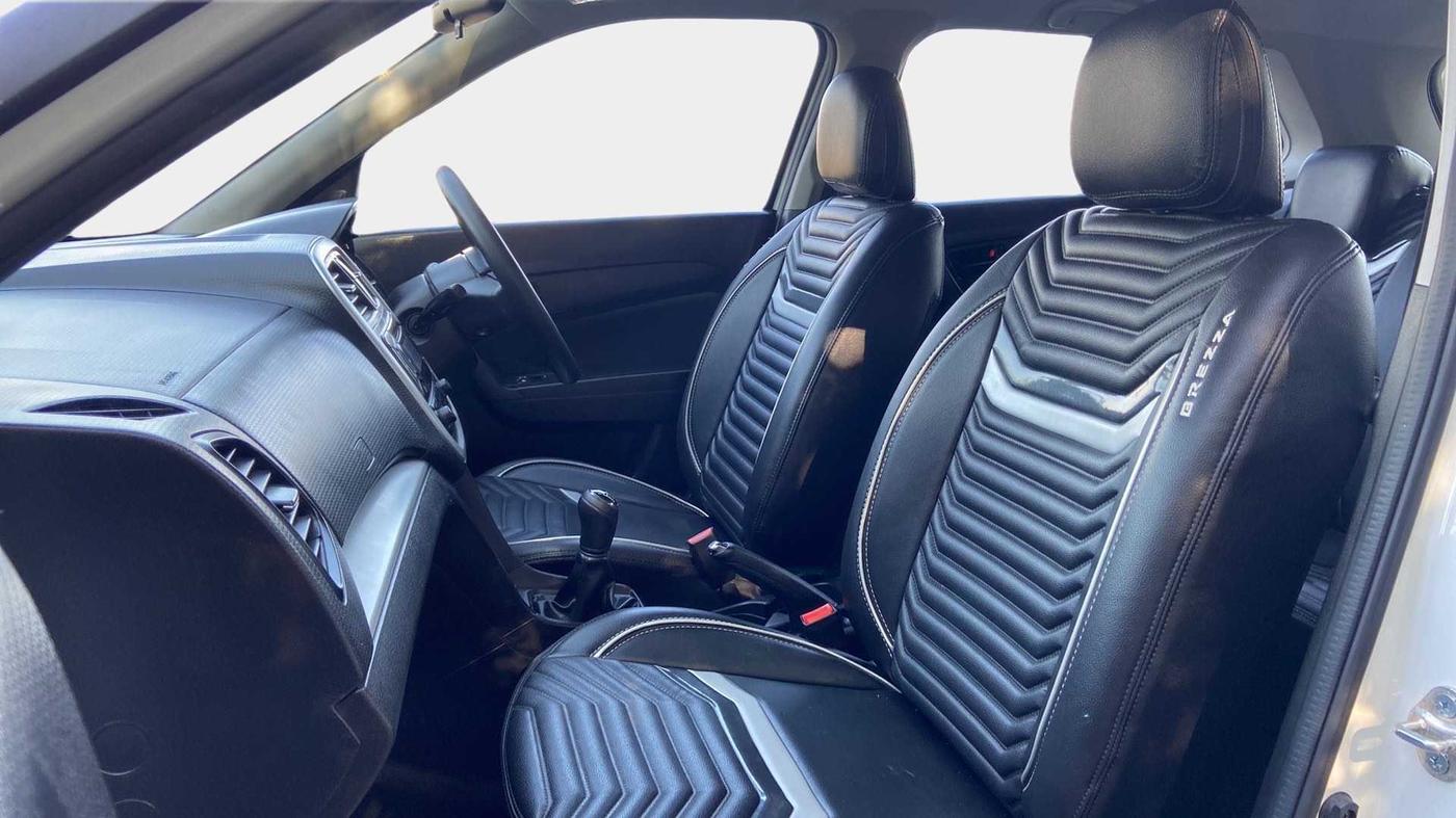 2021 Maruti Vitara Brezza VXI, Petrol, Manual, 9,671 km, Right Side Front Door Cabin