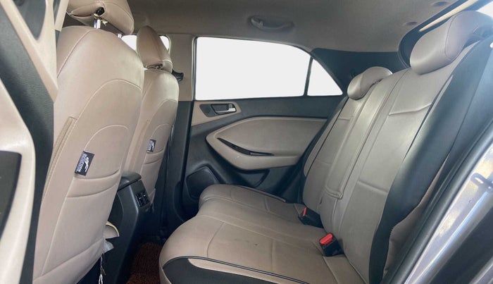 2016 Hyundai Elite i20 ASTA 1.2 (O), Petrol, Manual, 1,07,811 km, Right Side Rear Door Cabin