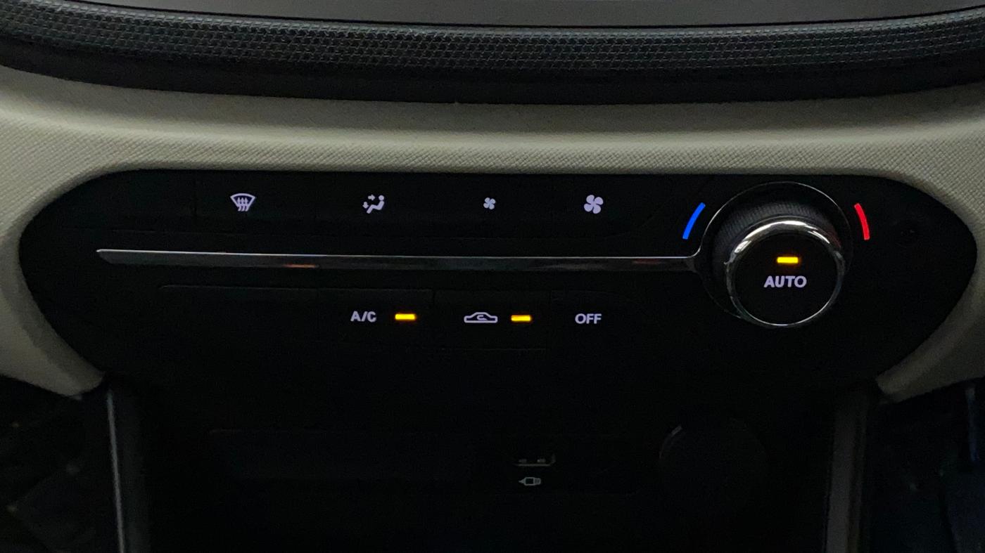 2021 Tata ALTROZ XT PETROL, Petrol, Manual, 34,384 km, Automatic Climate Control