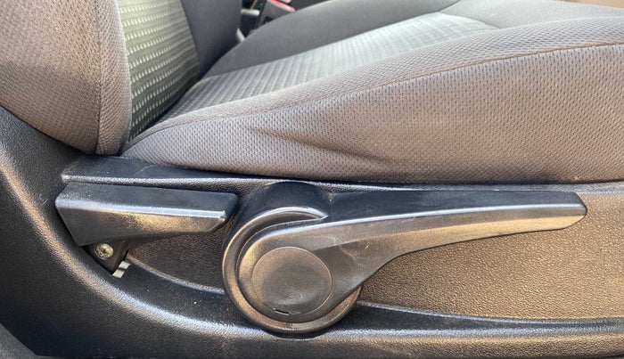 2016 Tata Tiago XZ PETROL, Petrol, Manual, 70,208 km, Driver Side Adjustment Panel