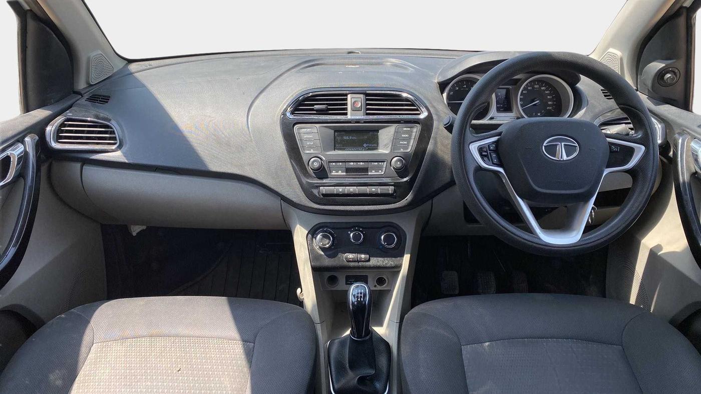 2016 Tata Tiago XZ PETROL, Petrol, Manual, 70,208 km, Dashboard