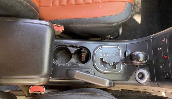 2018 Mahindra XUV500 W10 AT, Diesel, Automatic, 71,884 km, Gear Lever