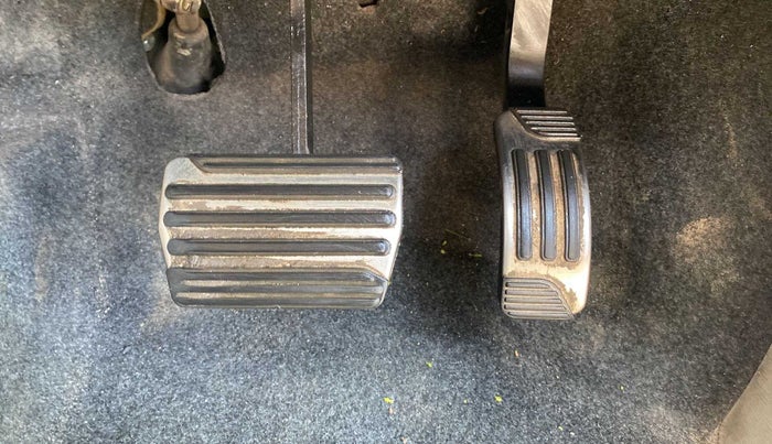 2018 Mahindra XUV500 W10 AT, Diesel, Automatic, 71,884 km, Pedals