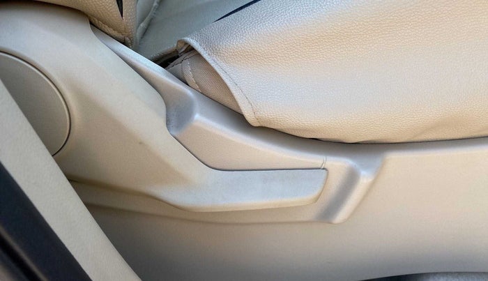 2021 Maruti Ertiga VXI AT SHVS, Petrol, Automatic, 37,603 km, Driver Side Adjustment Panel