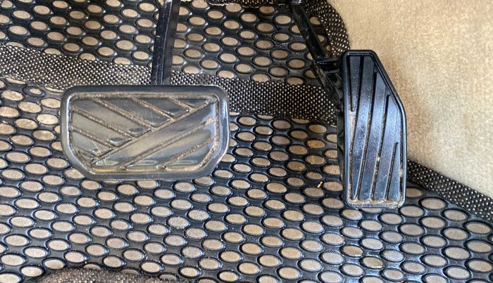 2021 Maruti Ertiga VXI AT SHVS, Petrol, Automatic, 37,603 km, Pedals