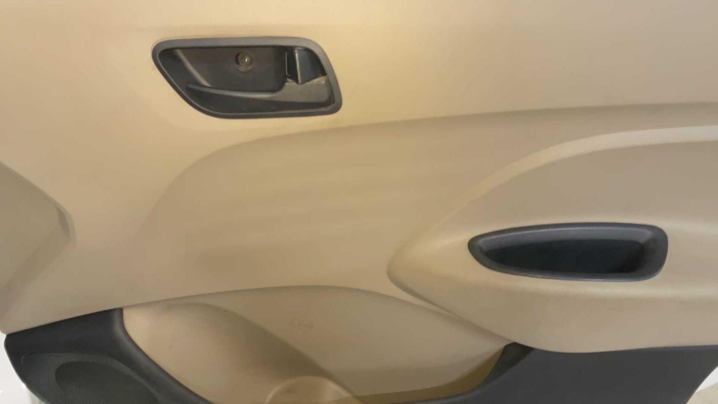 2020 Hyundai NEW SANTRO MAGNA 1.1 CORPORATE EDITION, Petrol, Manual, 38,665 km, Driver Side Door Panels Control
