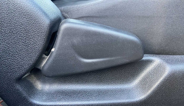 2018 Renault Kwid RXT 1.0 AMT (O), Petrol, Automatic, 25,976 km, Driver Side Adjustment Panel
