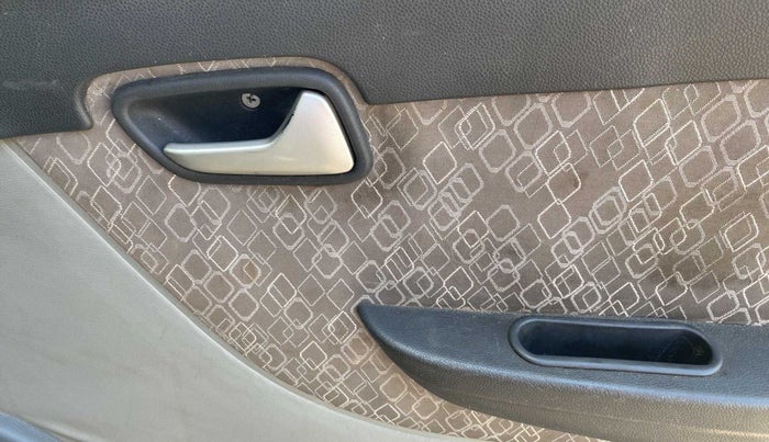 2018 Maruti Alto 800 LXI, CNG, Manual, 61,717 km, Driver Side Door Panels Control