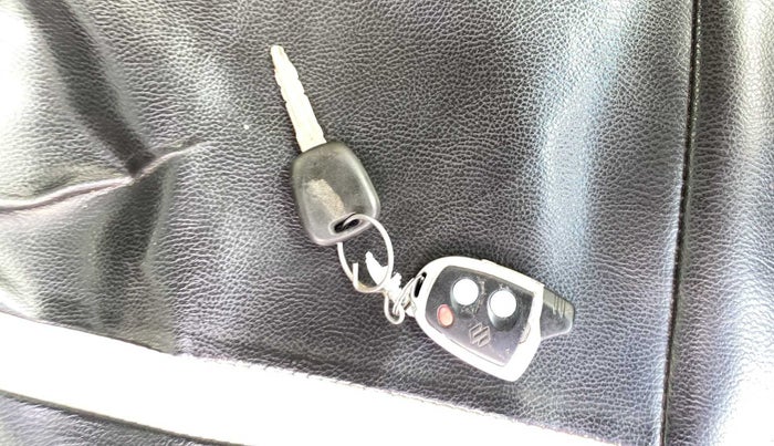 2018 Maruti Alto 800 LXI, CNG, Manual, 61,717 km, Key Close Up