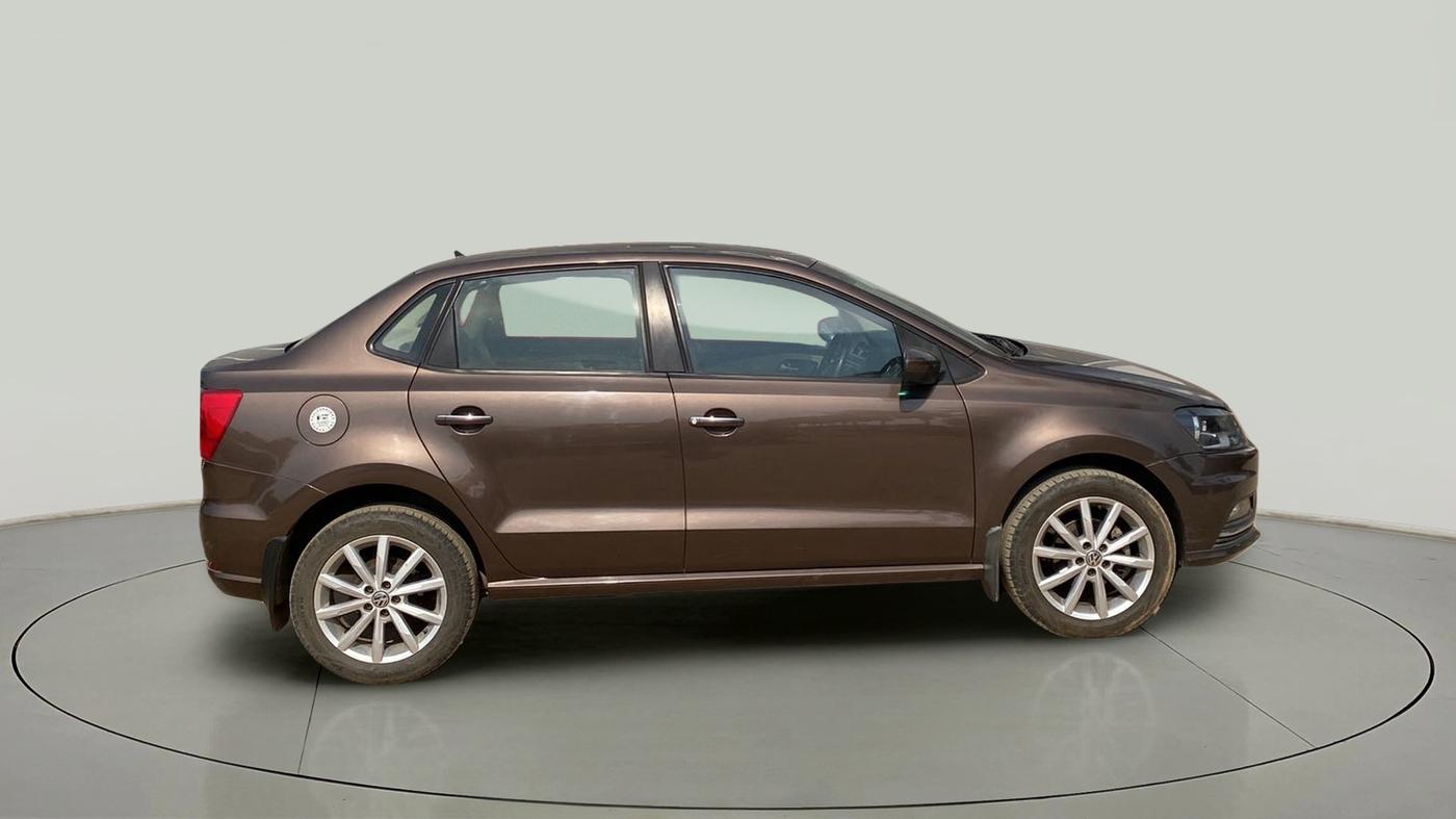 2018 Volkswagen Ameo HIGHLINE1.0L, Petrol, Manual, 13,899 km, Right Side View