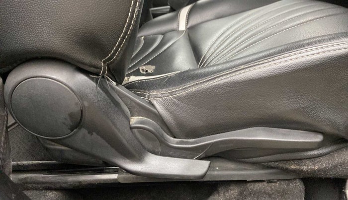 2018 Maruti Swift VXI, Petrol, Manual, 40,103 km, Driver Side Adjustment Panel