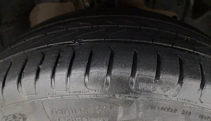 2016 Ford Ecosport TITANIUM+ 1.5L DIESEL, Diesel, Manual, 84,719 km, Right Front Tyre Tread