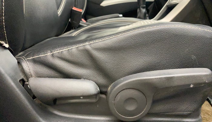 2017 Maruti S Cross ZETA 1.3, Diesel, Manual, 75,214 km, Driver Side Adjustment Panel