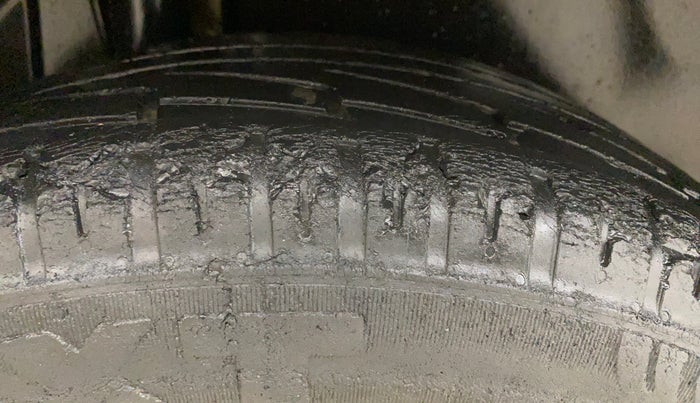 2017 Maruti S Cross ZETA 1.3, Diesel, Manual, 75,214 km, Right Rear Tyre Tread